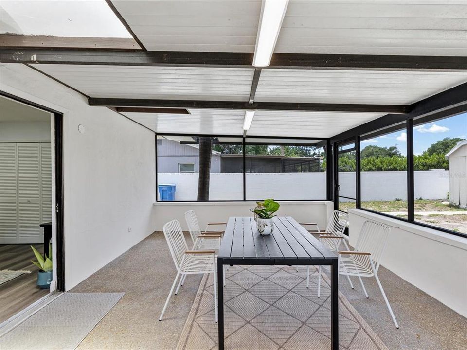 For Sale: $465,000 (4 beds, 3 baths, 1586 Square Feet)