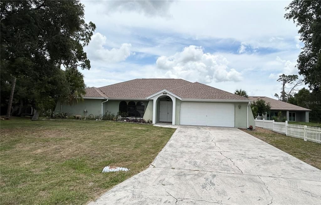 For Sale: $325,000 (3 beds, 2 baths, 1998 Square Feet)