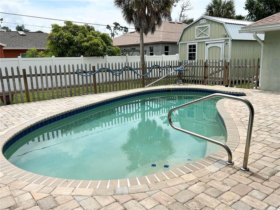For Sale: $325,000 (3 beds, 2 baths, 1998 Square Feet)