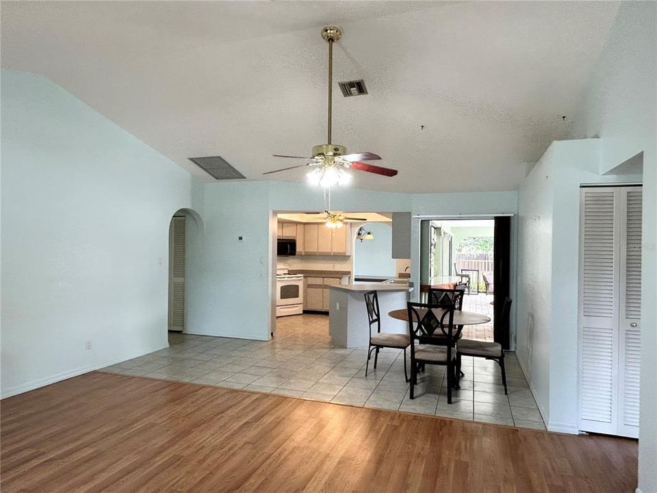 For Sale: $325,000 (3 beds, 2 baths, 1998 Square Feet)