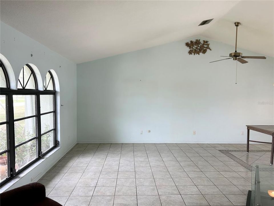 For Sale: $325,000 (3 beds, 2 baths, 1998 Square Feet)
