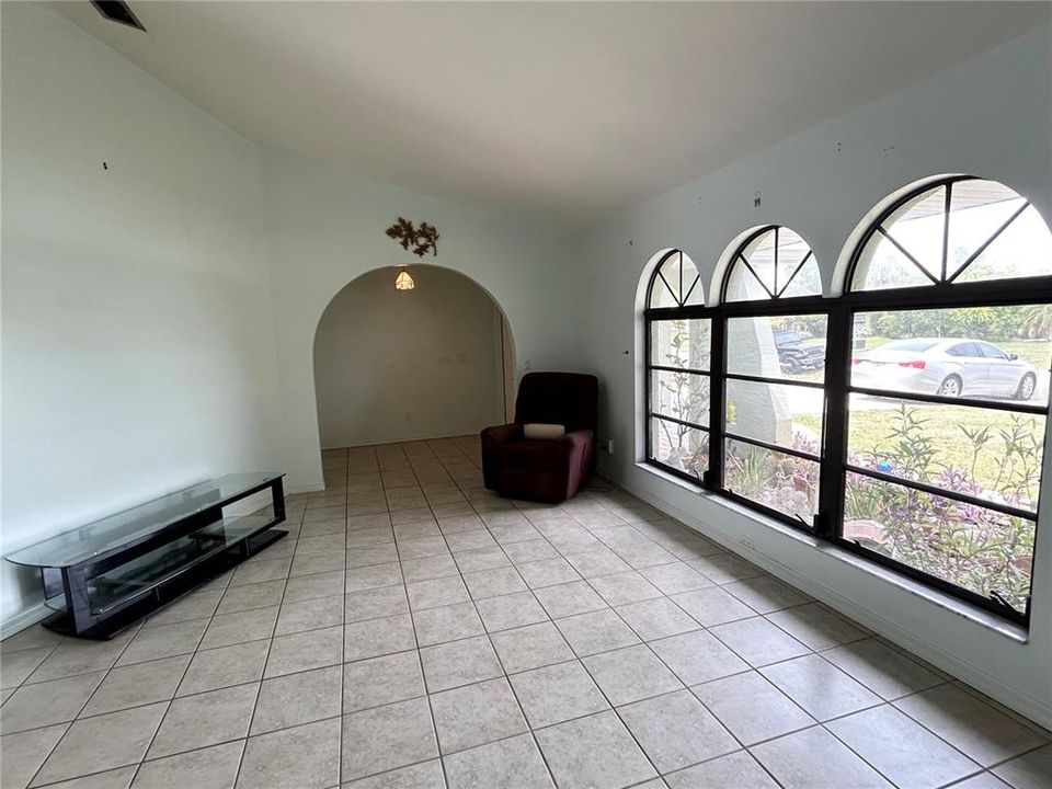 For Sale: $325,000 (3 beds, 2 baths, 1998 Square Feet)