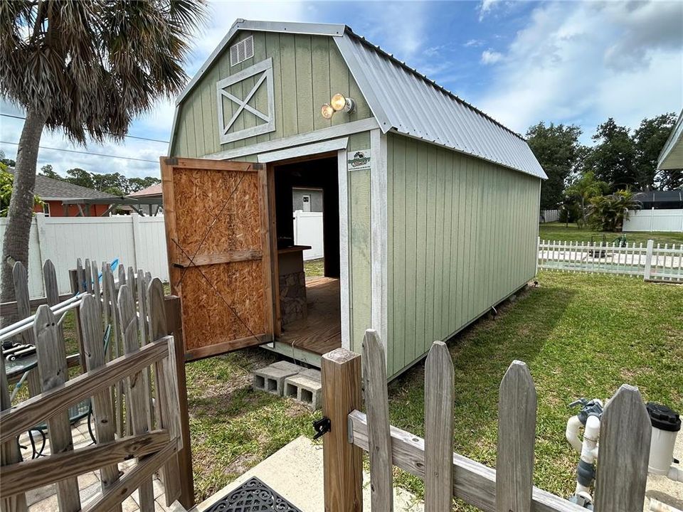 For Sale: $325,000 (3 beds, 2 baths, 1998 Square Feet)