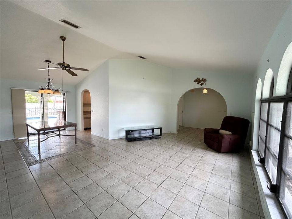 For Sale: $325,000 (3 beds, 2 baths, 1998 Square Feet)