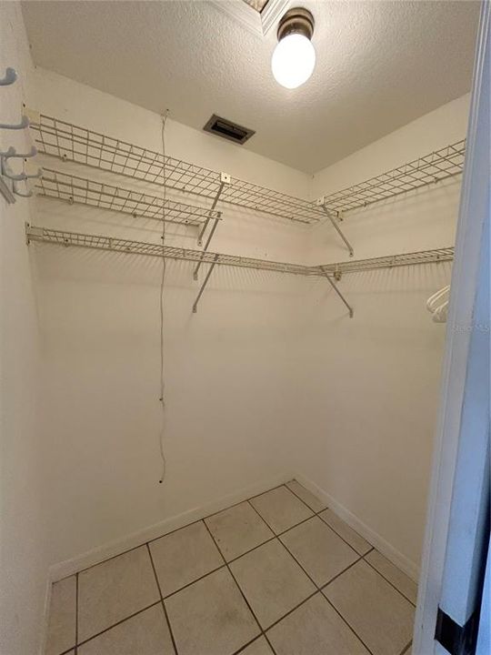 For Sale: $325,000 (3 beds, 2 baths, 1998 Square Feet)