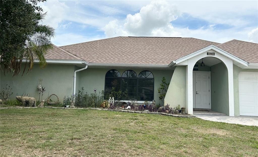 For Sale: $325,000 (3 beds, 2 baths, 1998 Square Feet)
