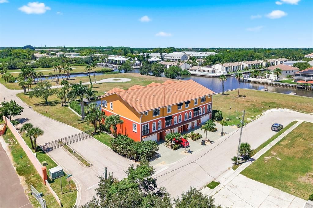 На продажу: $725,000 (3 спален, 3 ванн, 2522 Квадратных фут)