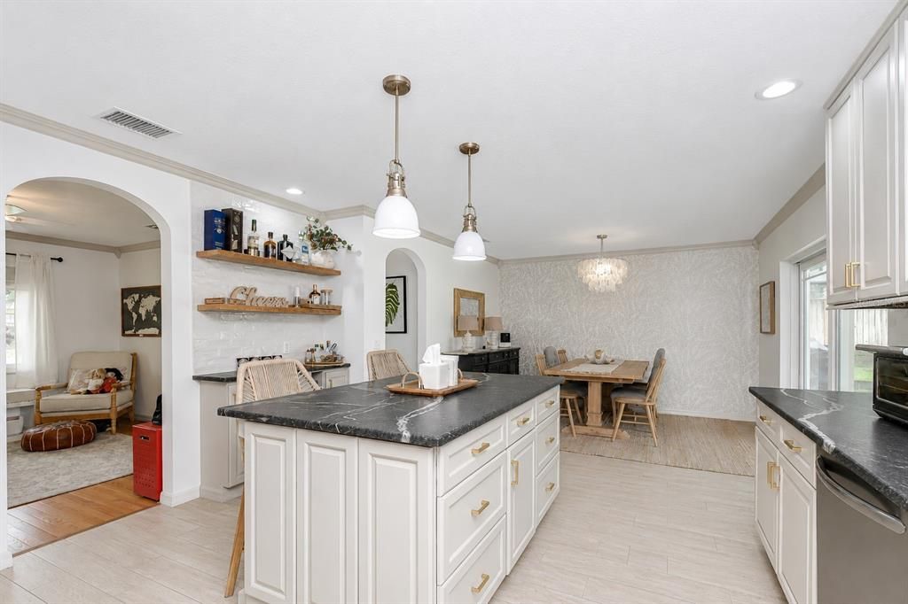 For Sale: $550,000 (3 beds, 2 baths, 1792 Square Feet)