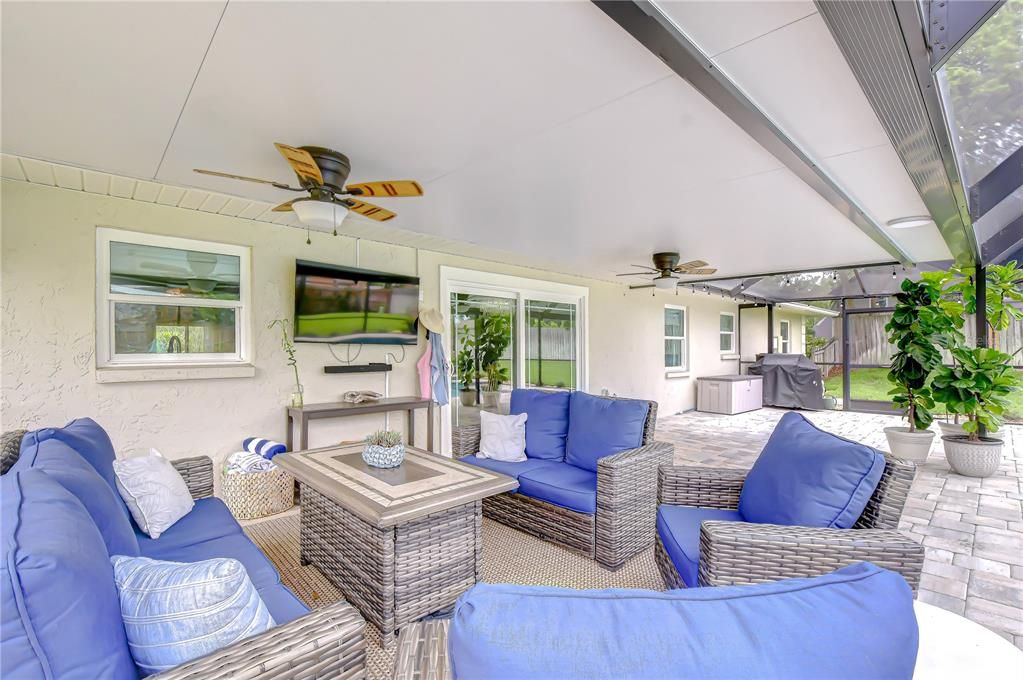 For Sale: $550,000 (3 beds, 2 baths, 1792 Square Feet)