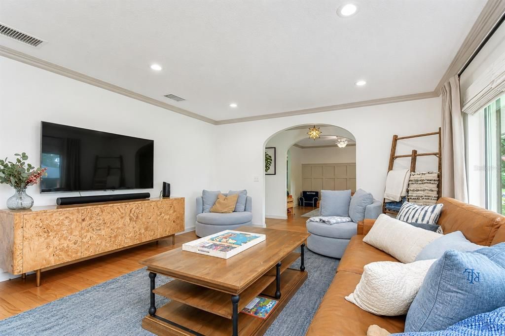 For Sale: $550,000 (3 beds, 2 baths, 1792 Square Feet)