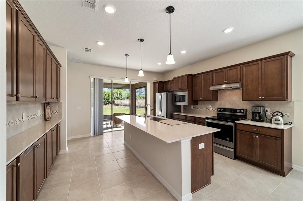 For Sale: $309,250 (3 beds, 2 baths, 1587 Square Feet)
