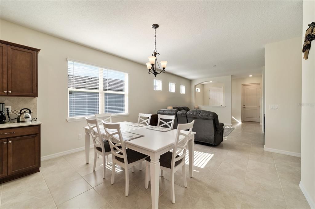 For Sale: $309,250 (3 beds, 2 baths, 1587 Square Feet)