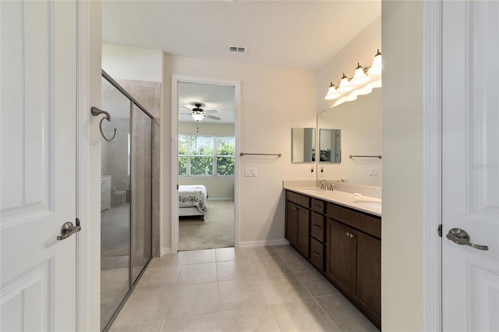 For Sale: $309,250 (3 beds, 2 baths, 1587 Square Feet)
