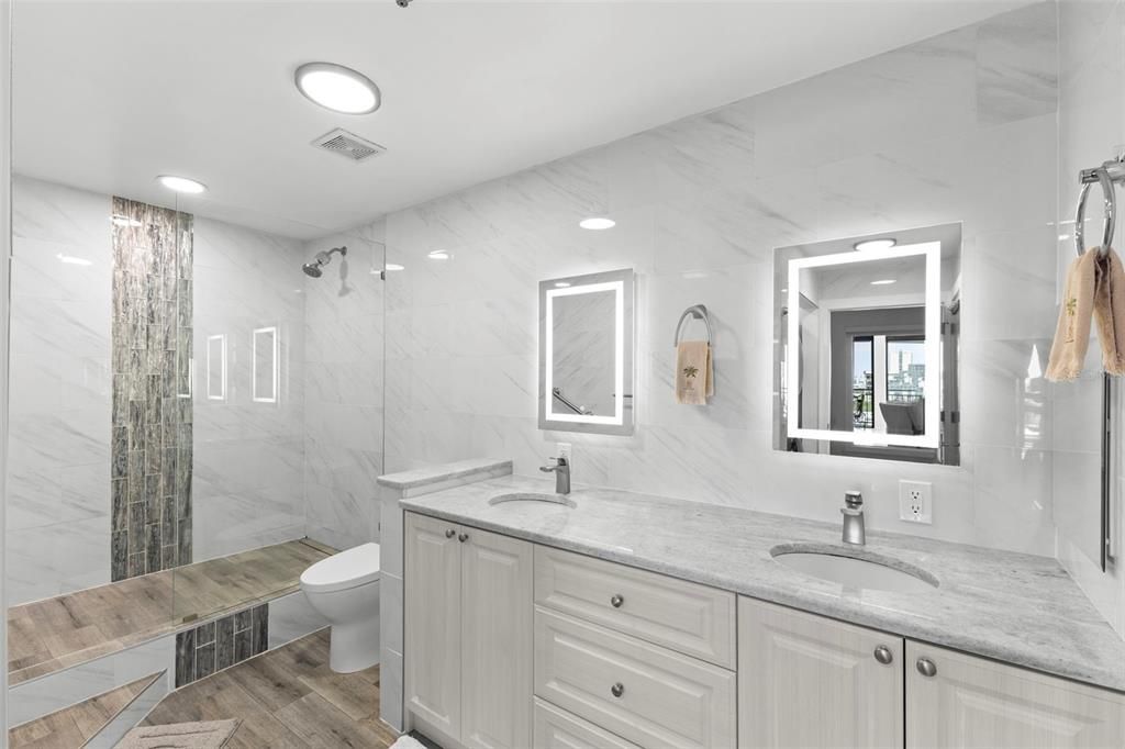 For Rent: $3,500 (1 beds, 1 baths, 1026 Square Feet)