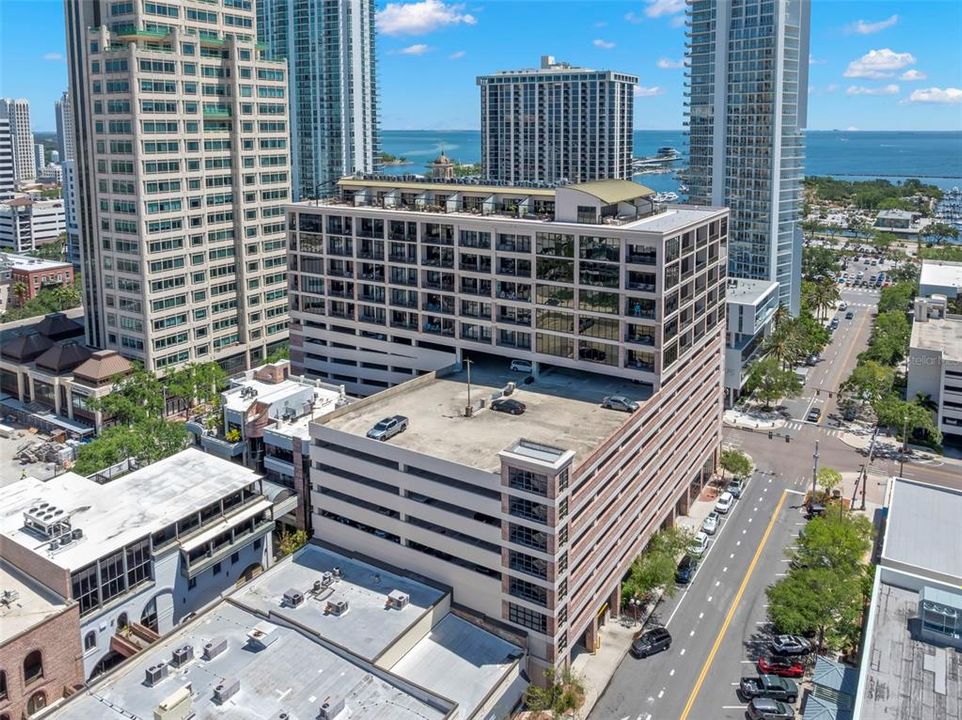 For Rent: $3,500 (1 beds, 1 baths, 1026 Square Feet)