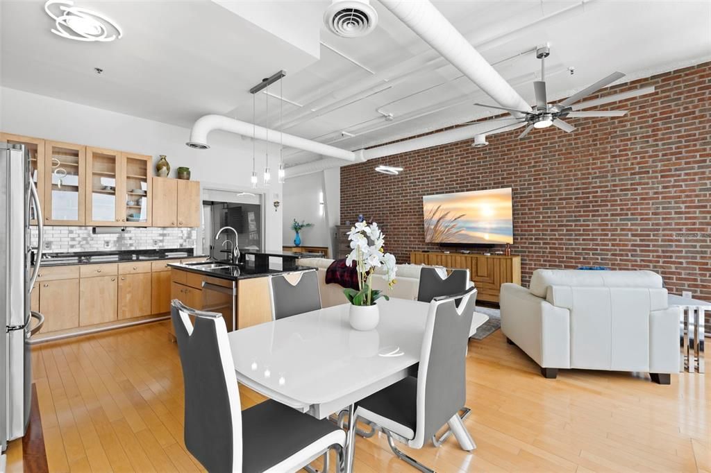 For Rent: $3,500 (1 beds, 1 baths, 1026 Square Feet)