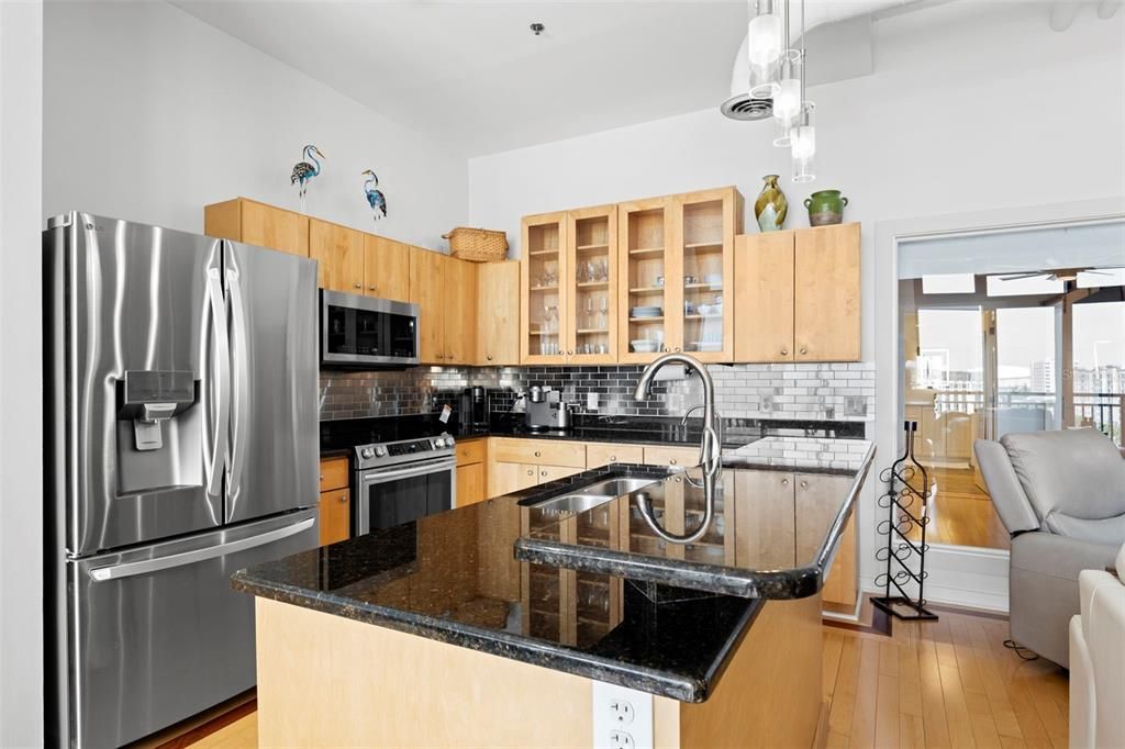 For Rent: $3,500 (1 beds, 1 baths, 1026 Square Feet)
