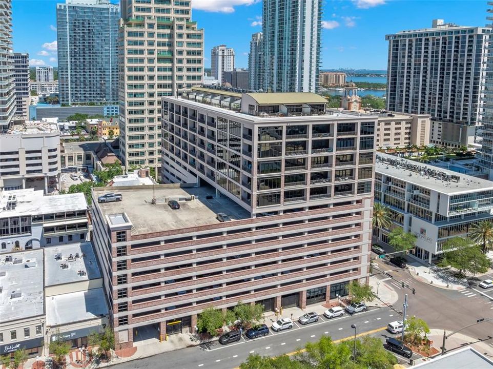 For Rent: $3,500 (1 beds, 1 baths, 1026 Square Feet)