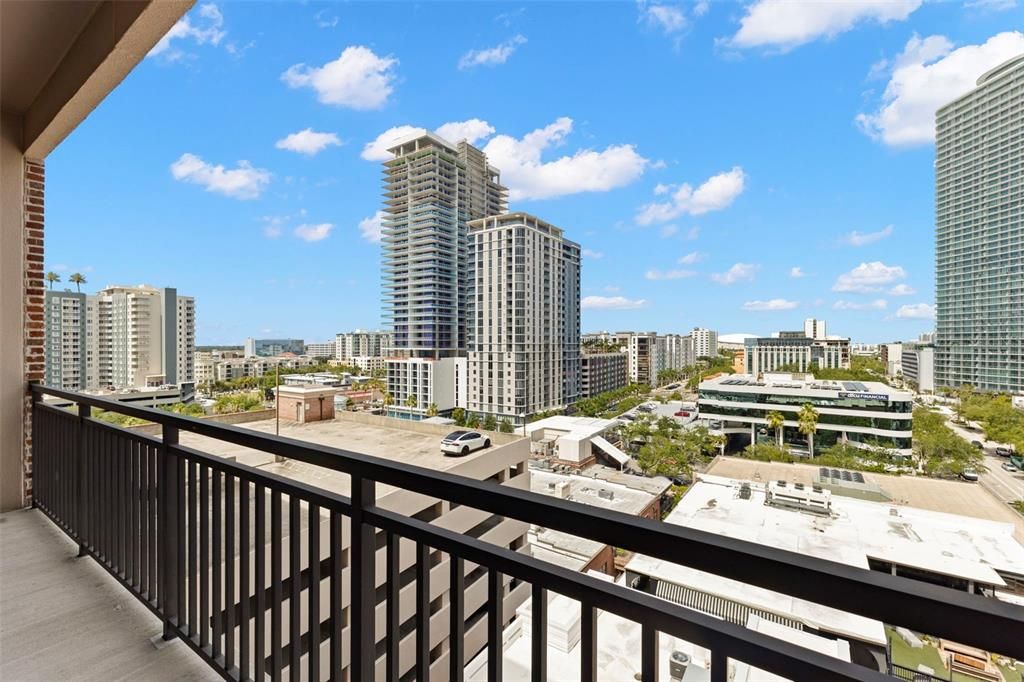 For Rent: $3,500 (1 beds, 1 baths, 1026 Square Feet)