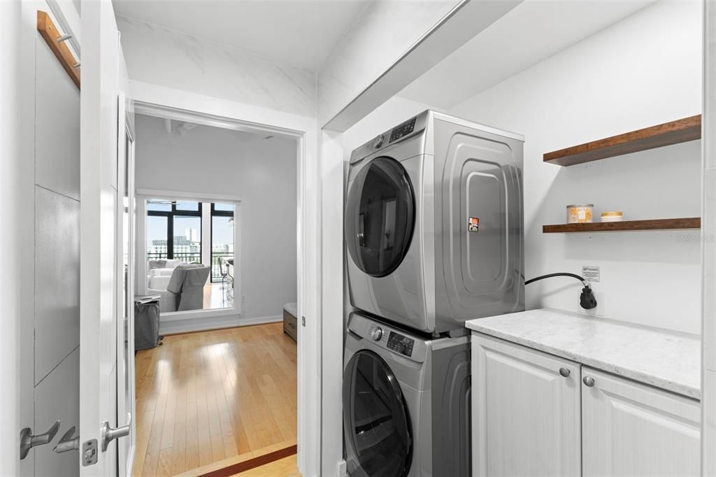 For Rent: $3,500 (1 beds, 1 baths, 1026 Square Feet)