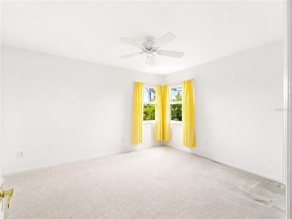 For Sale: $420,000 (3 beds, 3 baths, 1295 Square Feet)