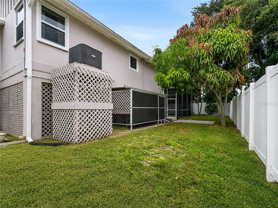 For Sale: $420,000 (3 beds, 3 baths, 1295 Square Feet)