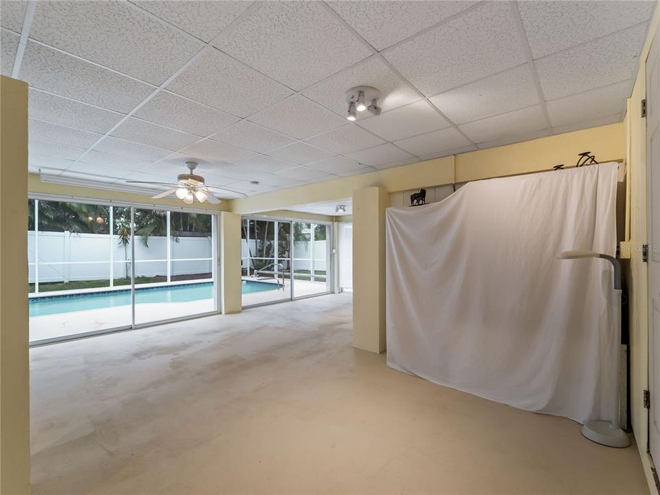 For Sale: $420,000 (3 beds, 3 baths, 1295 Square Feet)