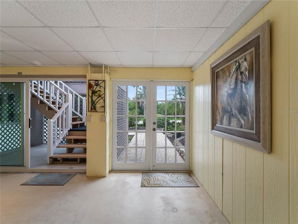 For Sale: $420,000 (3 beds, 3 baths, 1295 Square Feet)