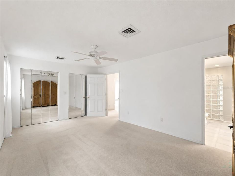 For Sale: $420,000 (3 beds, 3 baths, 1295 Square Feet)