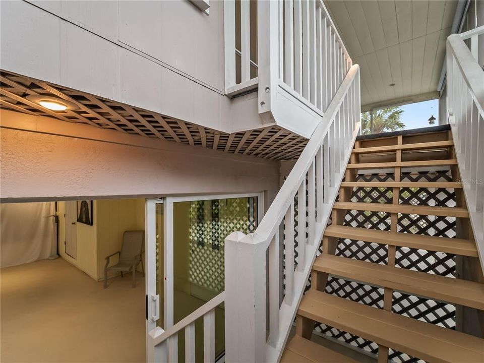 For Sale: $420,000 (3 beds, 3 baths, 1295 Square Feet)