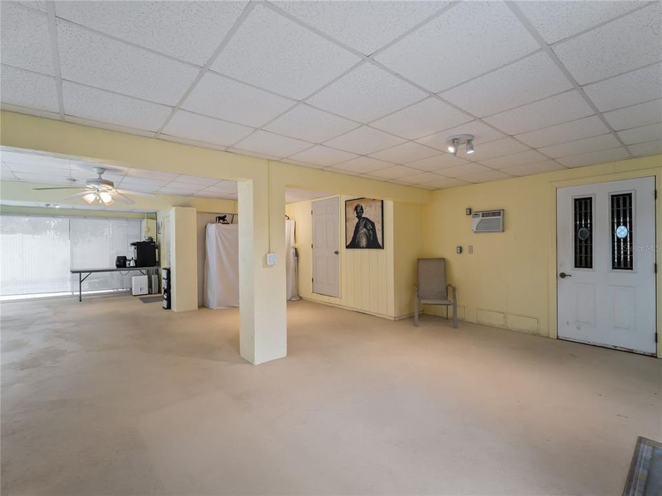 For Sale: $420,000 (3 beds, 3 baths, 1295 Square Feet)