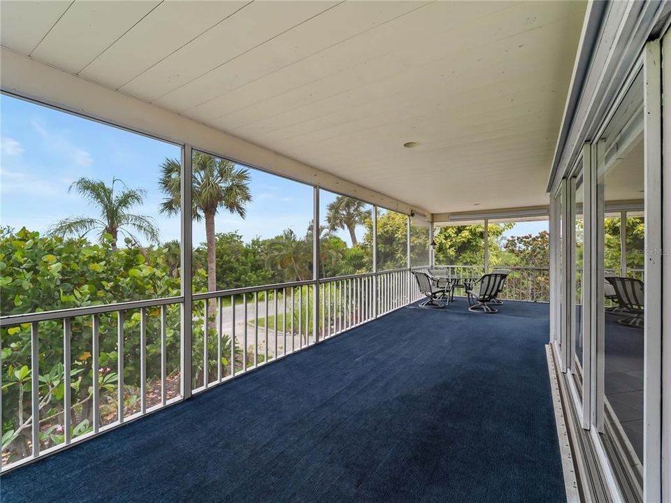 For Sale: $420,000 (3 beds, 3 baths, 1295 Square Feet)