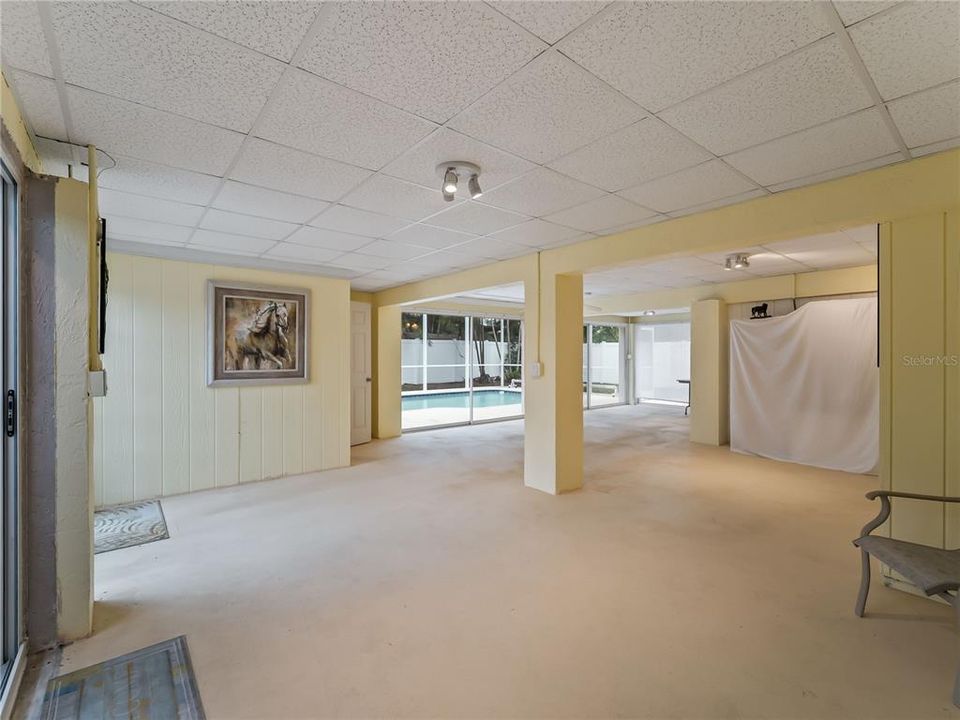 For Sale: $420,000 (3 beds, 3 baths, 1295 Square Feet)