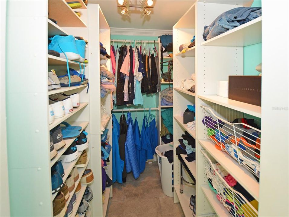 В аренду: $4,500 (3 спален, 2 ванн, 2324 Квадратных фут)