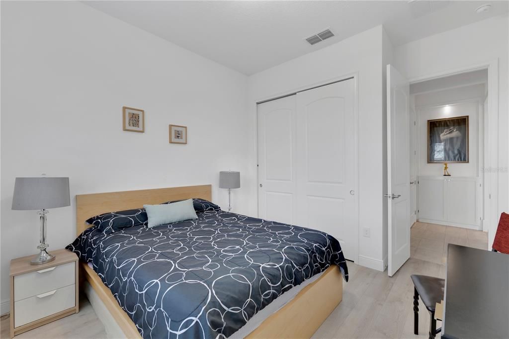 В аренду: $2,300 (2 спален, 2 ванн, 1624 Квадратных фут)