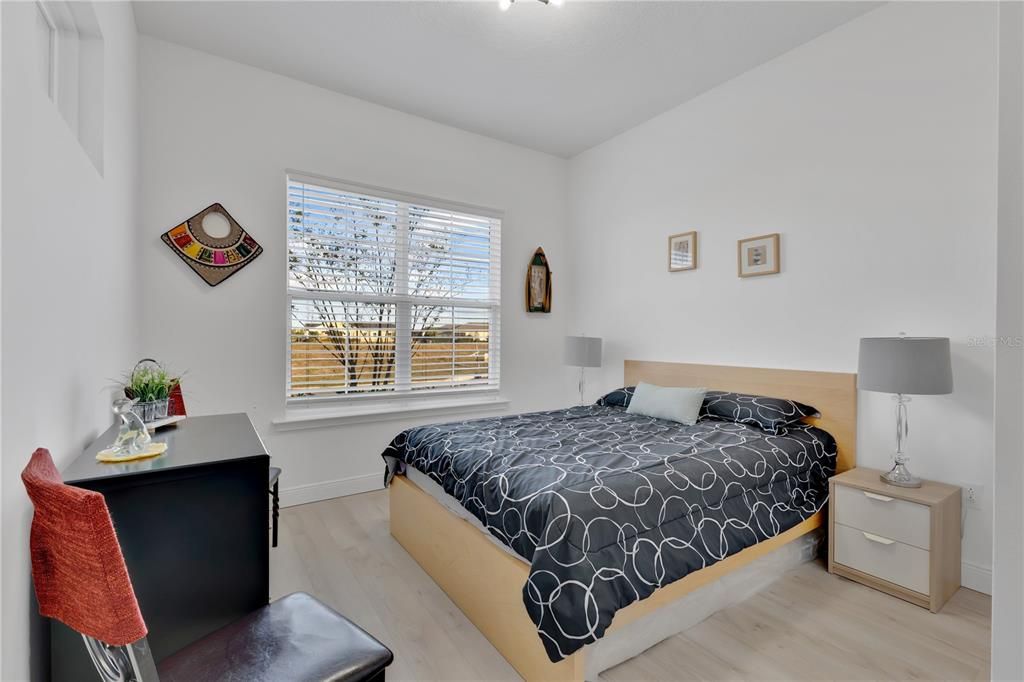 В аренду: $2,300 (2 спален, 2 ванн, 1624 Квадратных фут)
