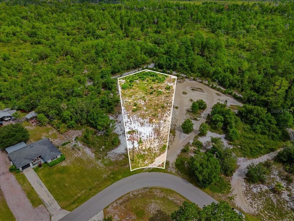 На продажу: $37,000 (0.67 acres)