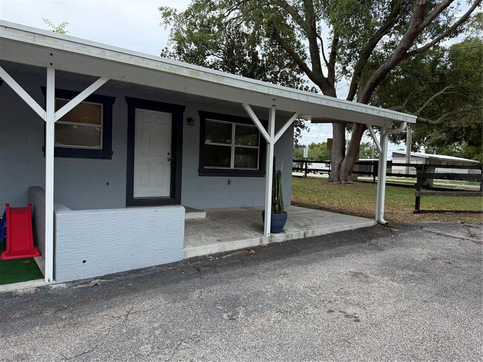 For Rent: $1,195 (2 beds, 1 baths, 900 Square Feet)