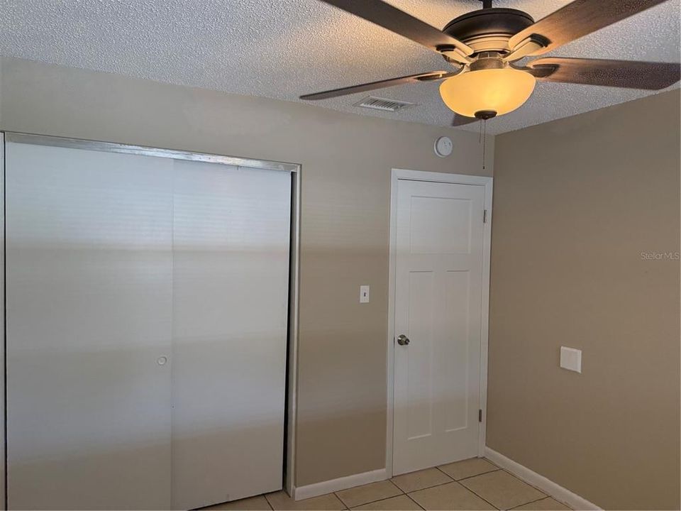 For Rent: $1,195 (2 beds, 1 baths, 900 Square Feet)