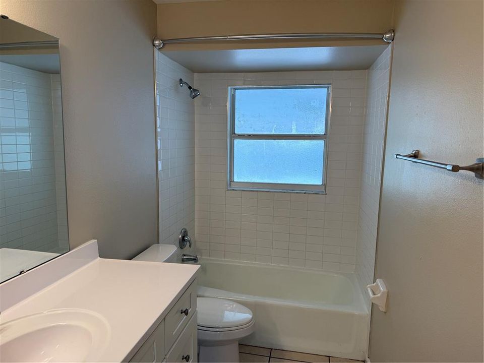 For Rent: $1,195 (2 beds, 1 baths, 900 Square Feet)