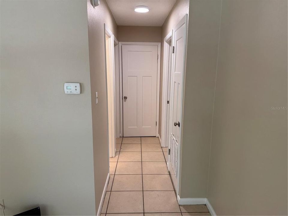 For Rent: $1,195 (2 beds, 1 baths, 900 Square Feet)