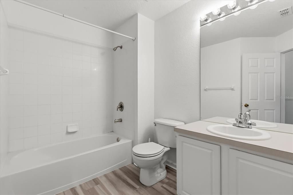For Rent: $2,150 (3 beds, 2 baths, 1687 Square Feet)