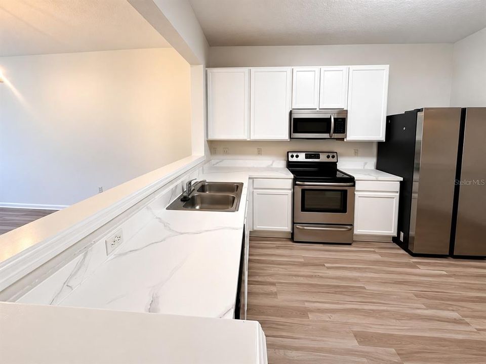 For Rent: $2,150 (3 beds, 2 baths, 1687 Square Feet)