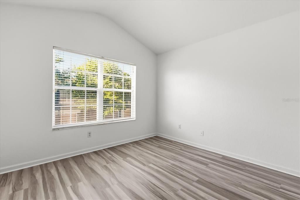 For Rent: $2,150 (3 beds, 2 baths, 1687 Square Feet)