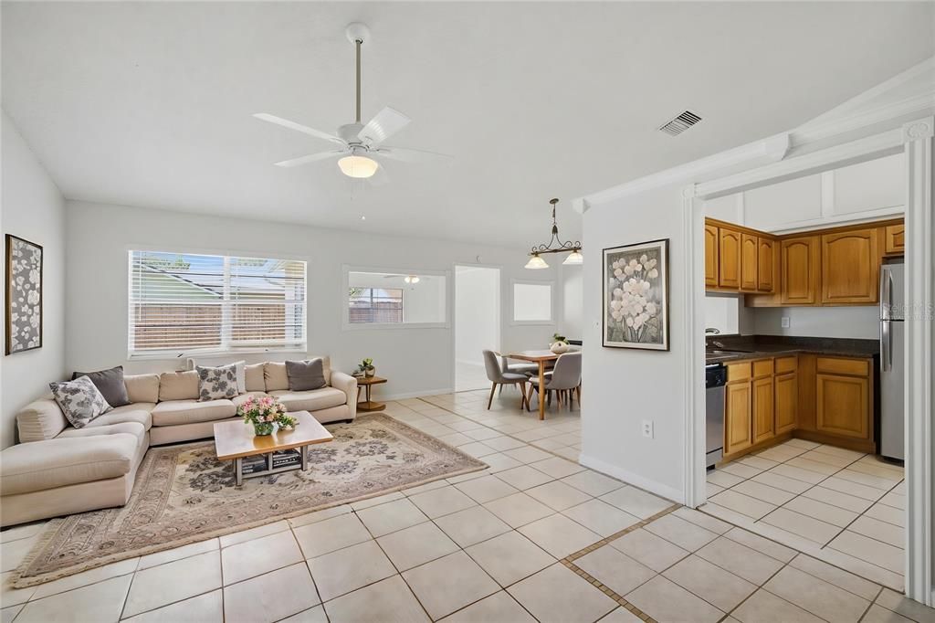 For Sale: $289,900 (3 beds, 2 baths, 1478 Square Feet)