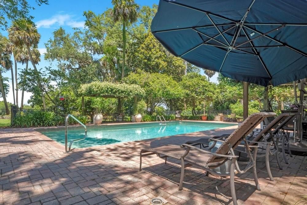 For Sale: $3,999,000 (5 beds, 4 baths, 5170 Square Feet)