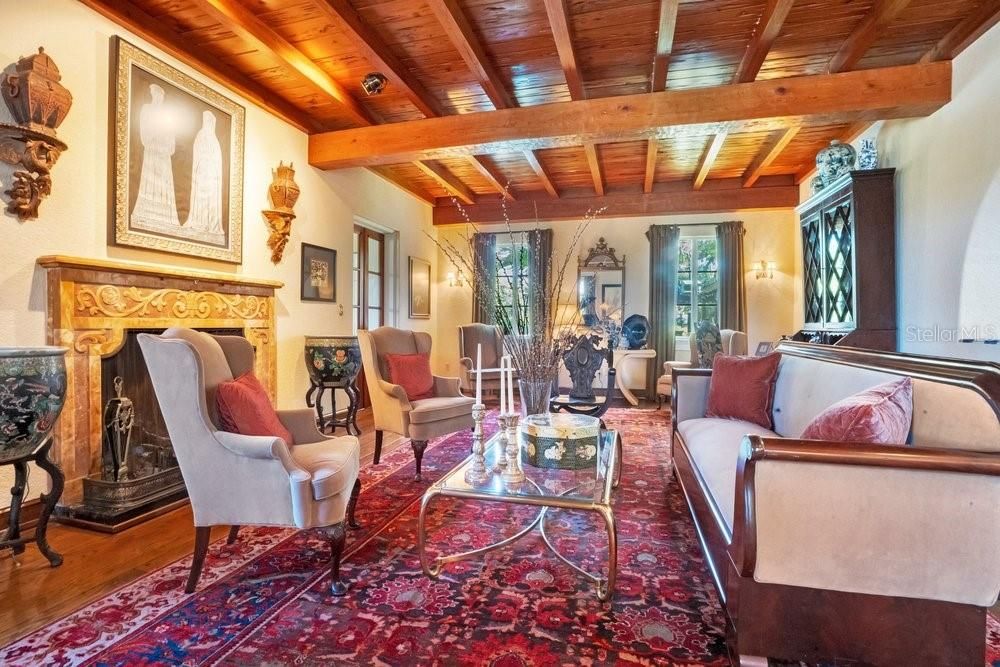 For Sale: $3,999,000 (5 beds, 4 baths, 5170 Square Feet)