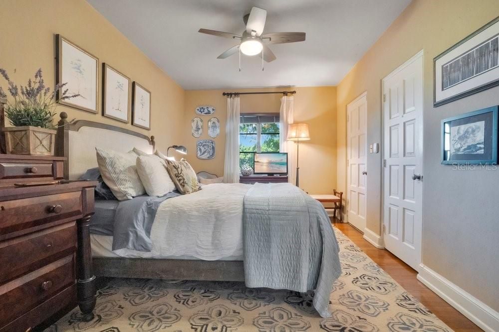 For Sale: $3,999,000 (5 beds, 4 baths, 5170 Square Feet)