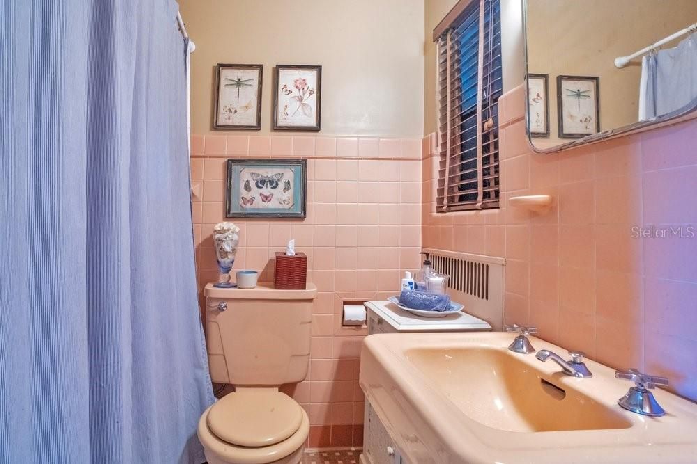 For Sale: $3,999,000 (5 beds, 4 baths, 5170 Square Feet)