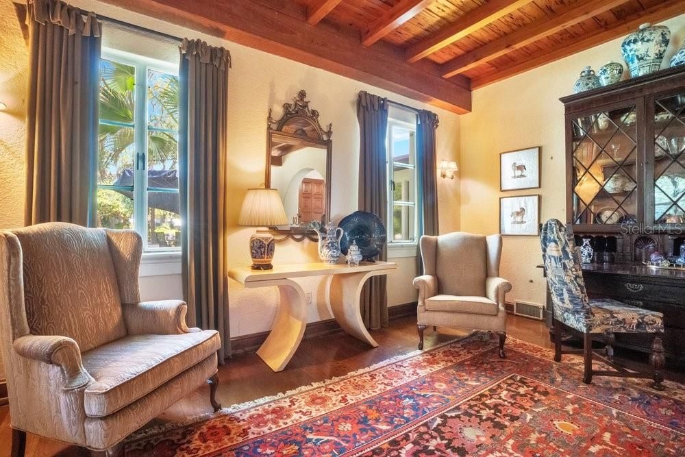 For Sale: $3,999,000 (5 beds, 4 baths, 5170 Square Feet)
